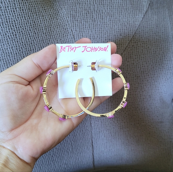 Betsey Johnson Faceted Lilac Heart💜 Hoop Earrings - Picture 11 of 16